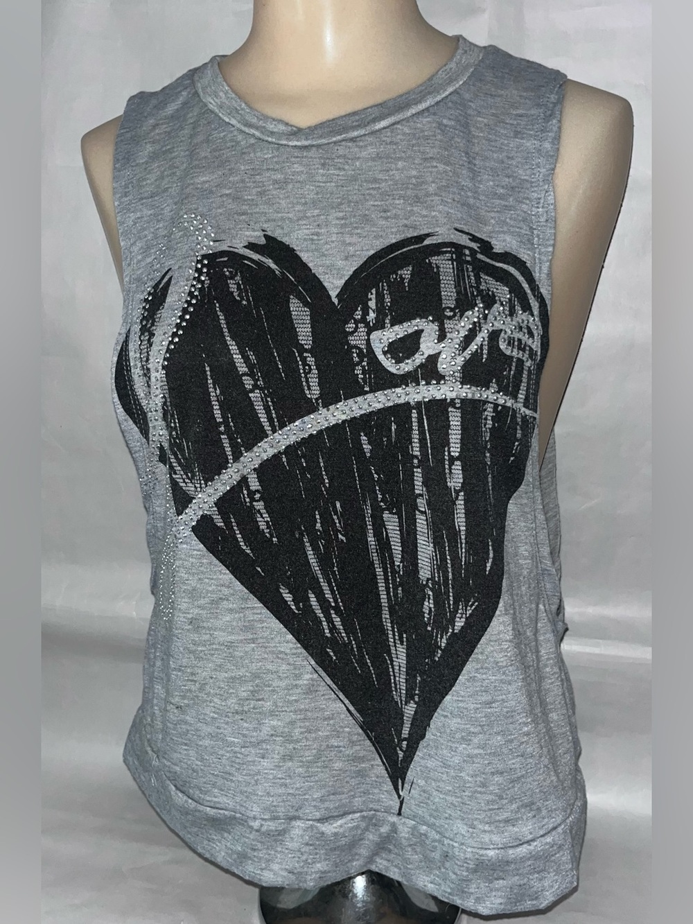 Love by Chesley Gray Heart Graphic Sleeveless Tank Top Muscle Rag back Sz XL